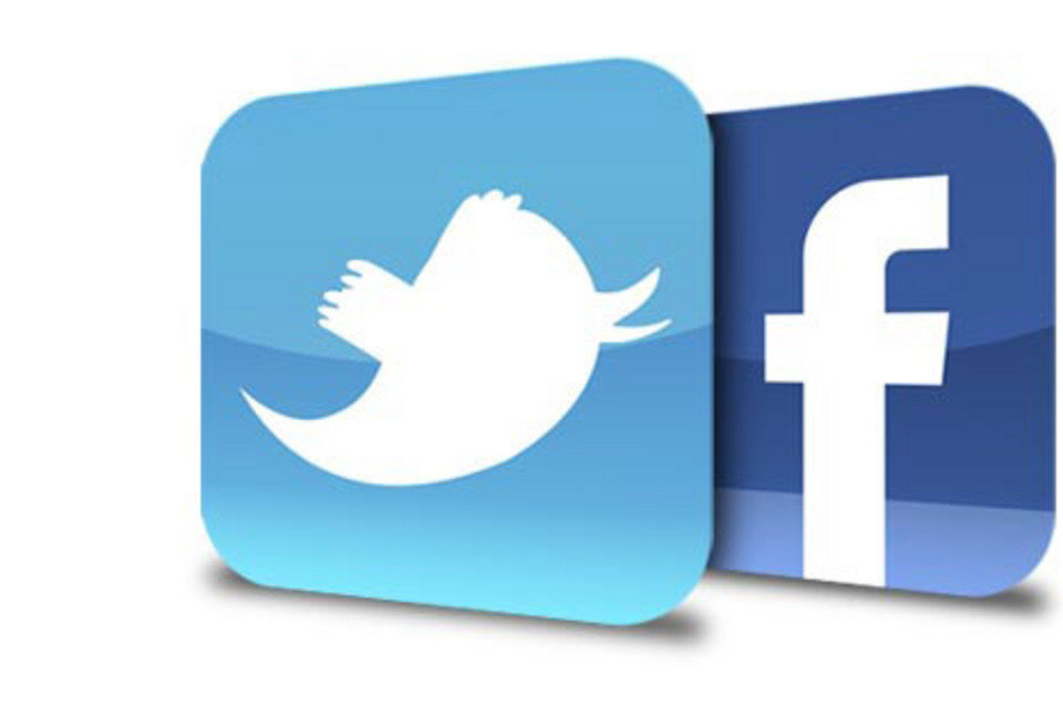 facaebook and twitter logos