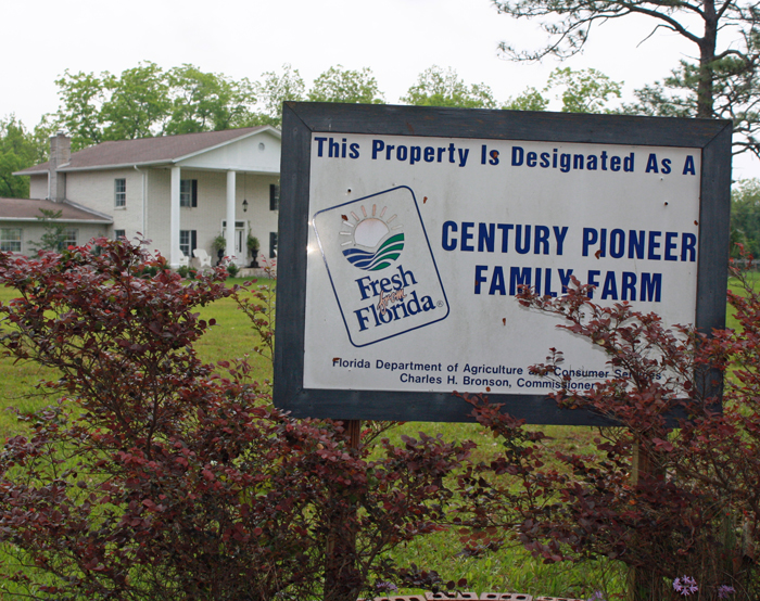 Allan century farm sign